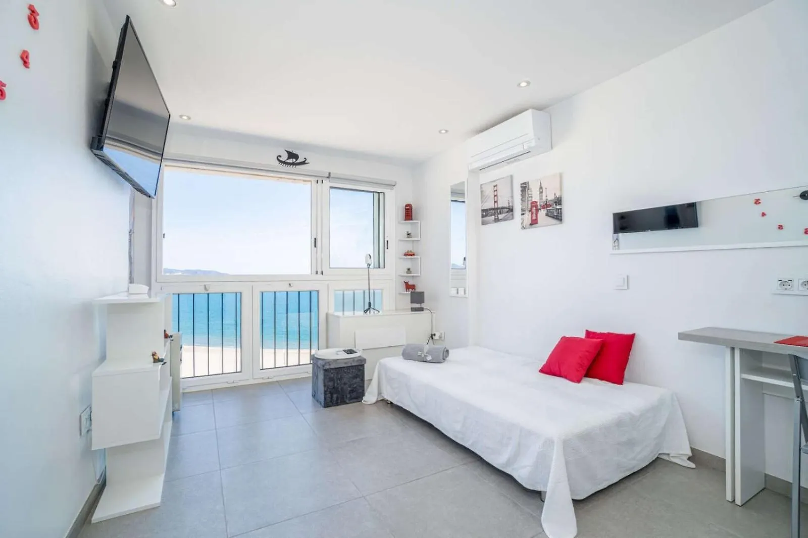 Karina 19 Espectacular Vista Mar Apartment Empuriabrava 0*,  Spain